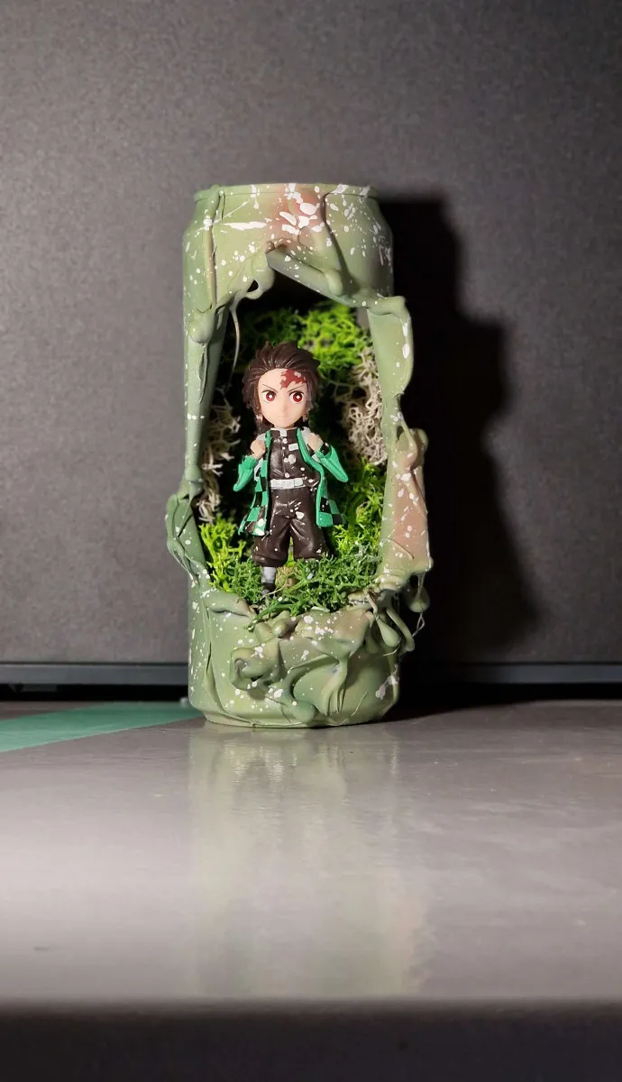 Canette recyclée mini diorama Tanjiro Kamado Demon Slayer