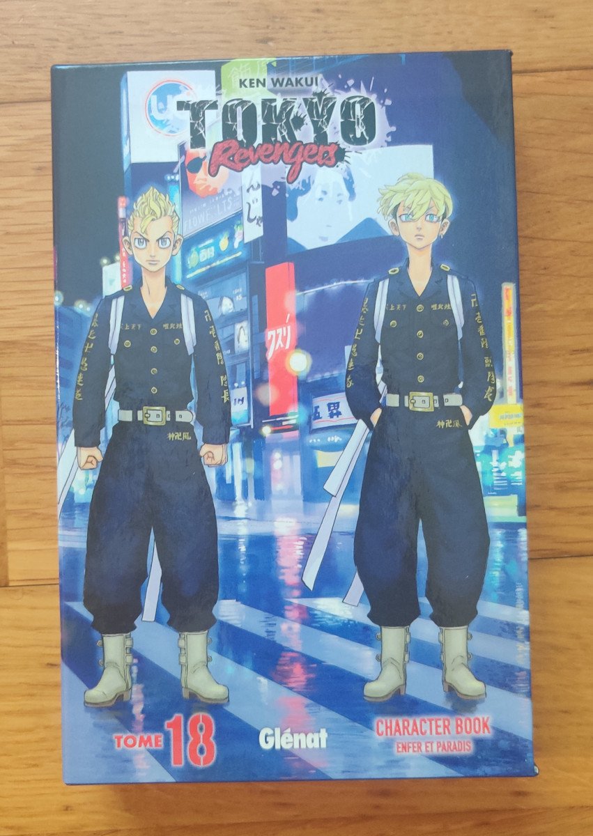 Tokyo revengers tome 18 collector neuf avec marques pages takemichi hanagaki et chifuyu Mastuno