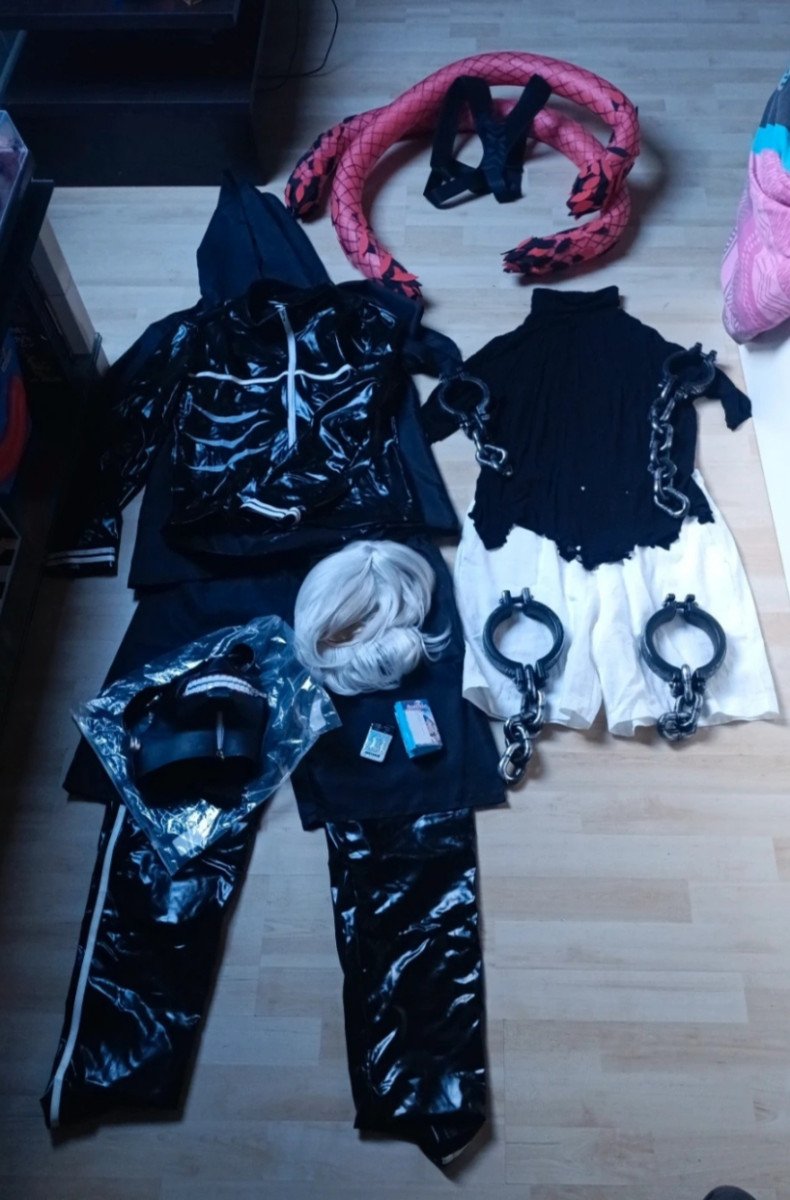 2 cosplays Ken Kaneki - Tokyo Ghoul