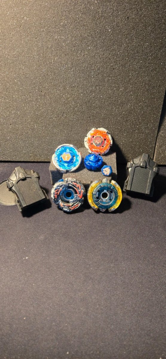 Lot de pièces toupies Beyblade