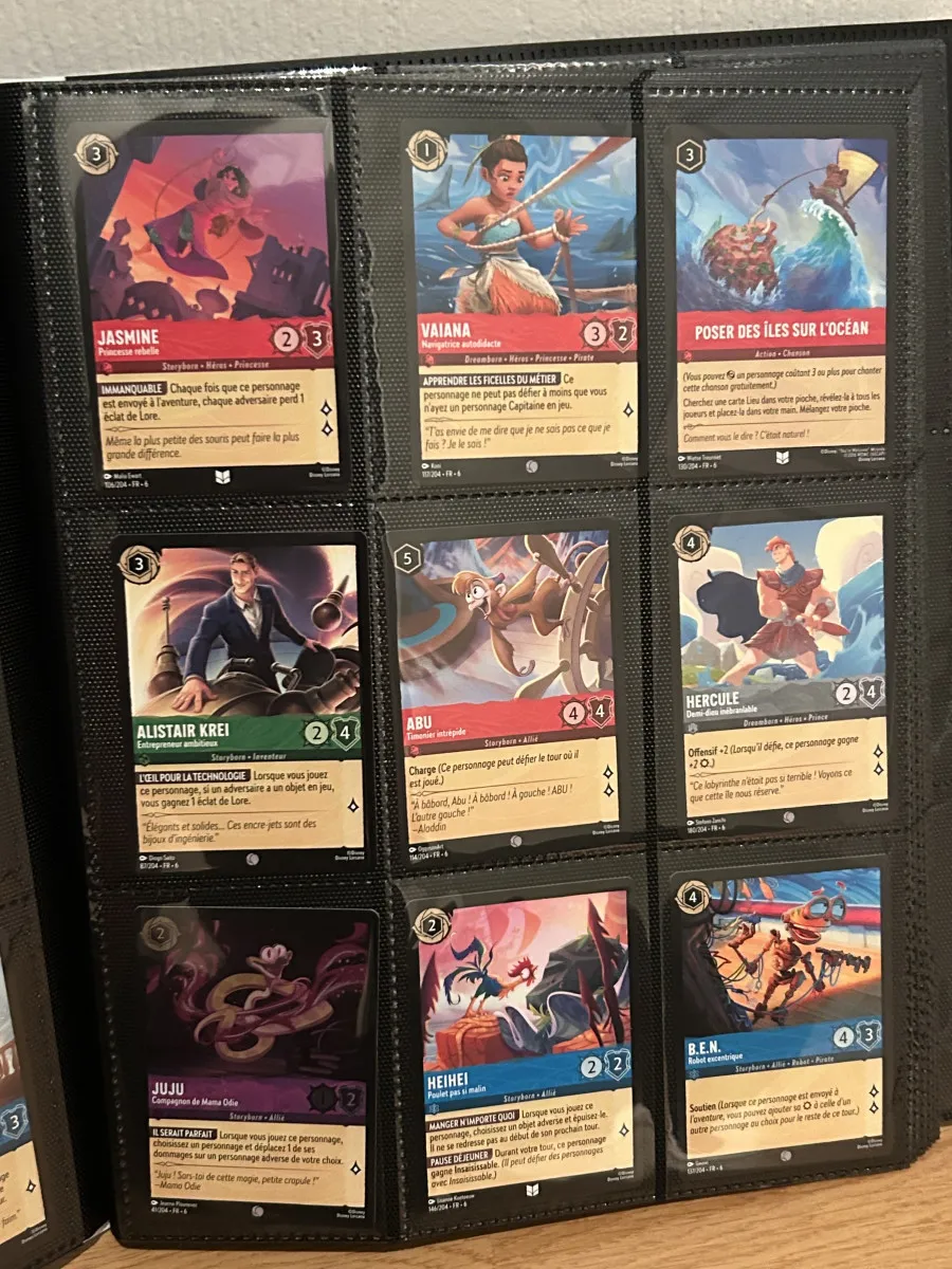 Coffret collector Stitch Lorcana + 1 coffret cadeau + Booster de 12 cartes