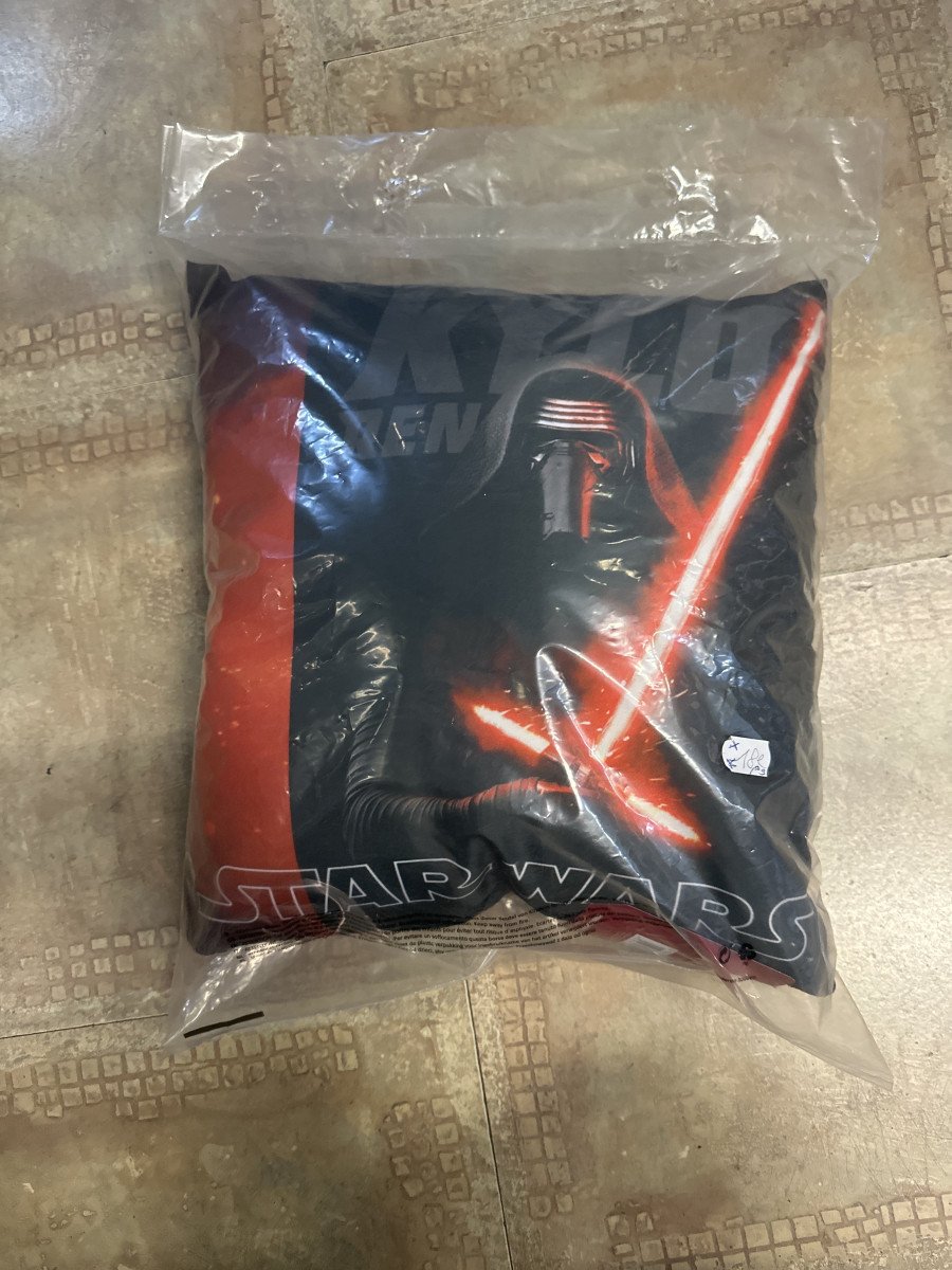 Coussin starwars Disney neuf blister