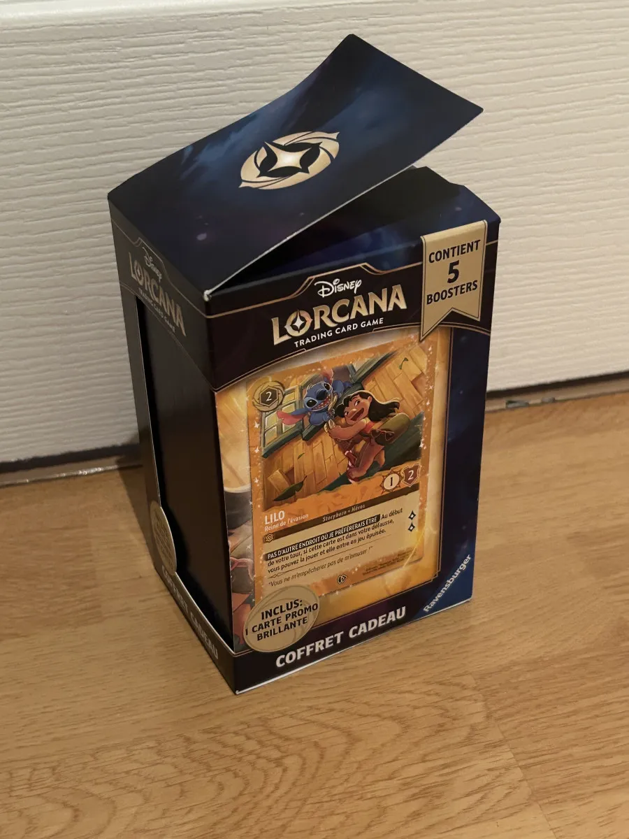 Coffret collector Stitch Lorcana + 1 coffret cadeau + Booster de 12 cartes