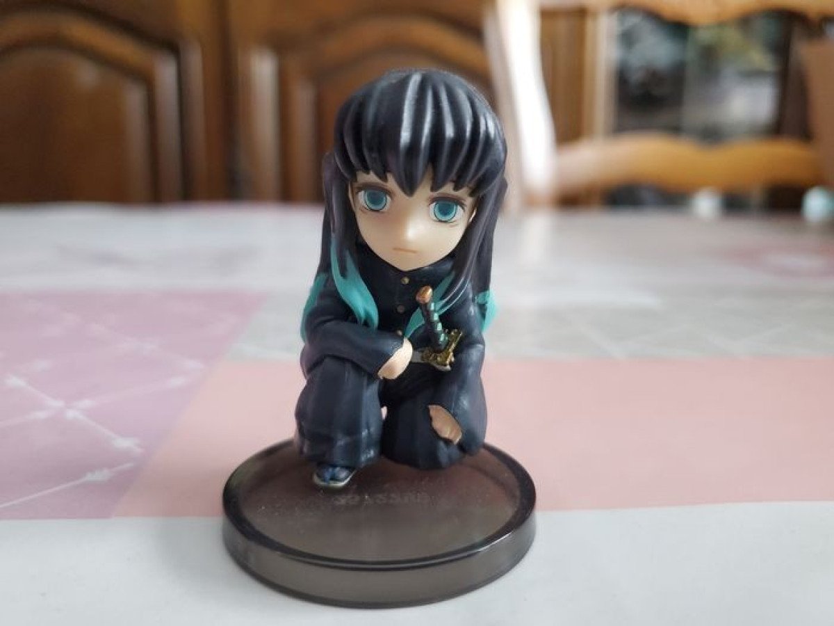 Figurine demon slayer tokito