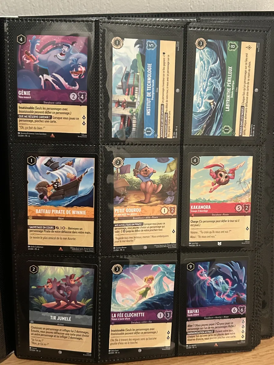 Coffret collector Stitch Lorcana + 1 coffret cadeau + Booster de 12 cartes