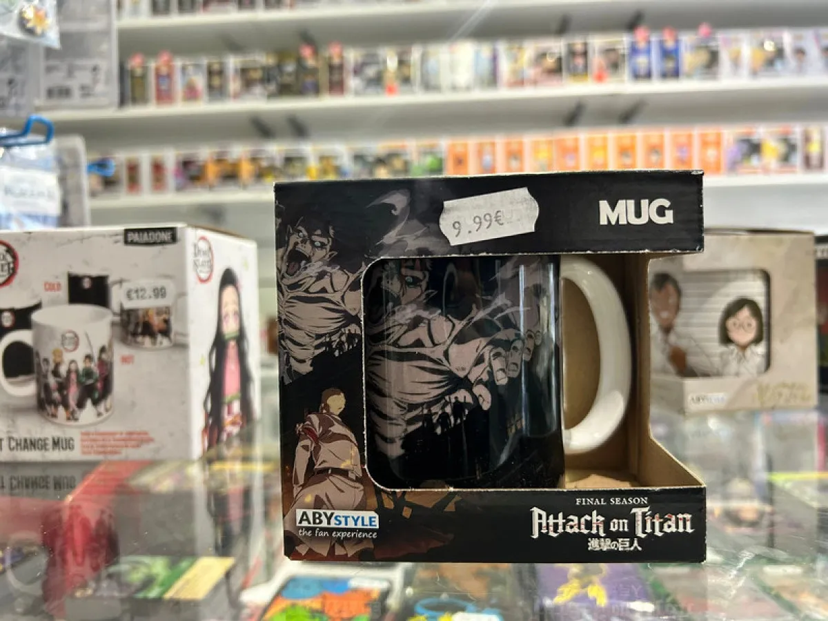 Mug Attack On Titan