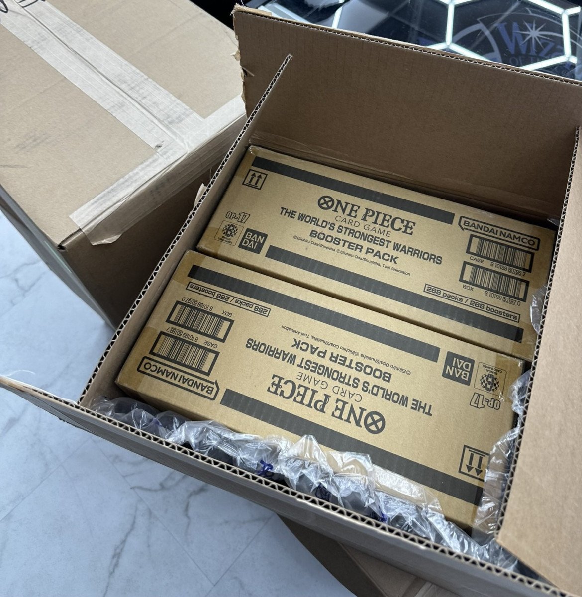 ne Piece Card Game OP-17 "The World's Strongest Warriors" — CASE scellé (12 displays) — Version Anglaise / US