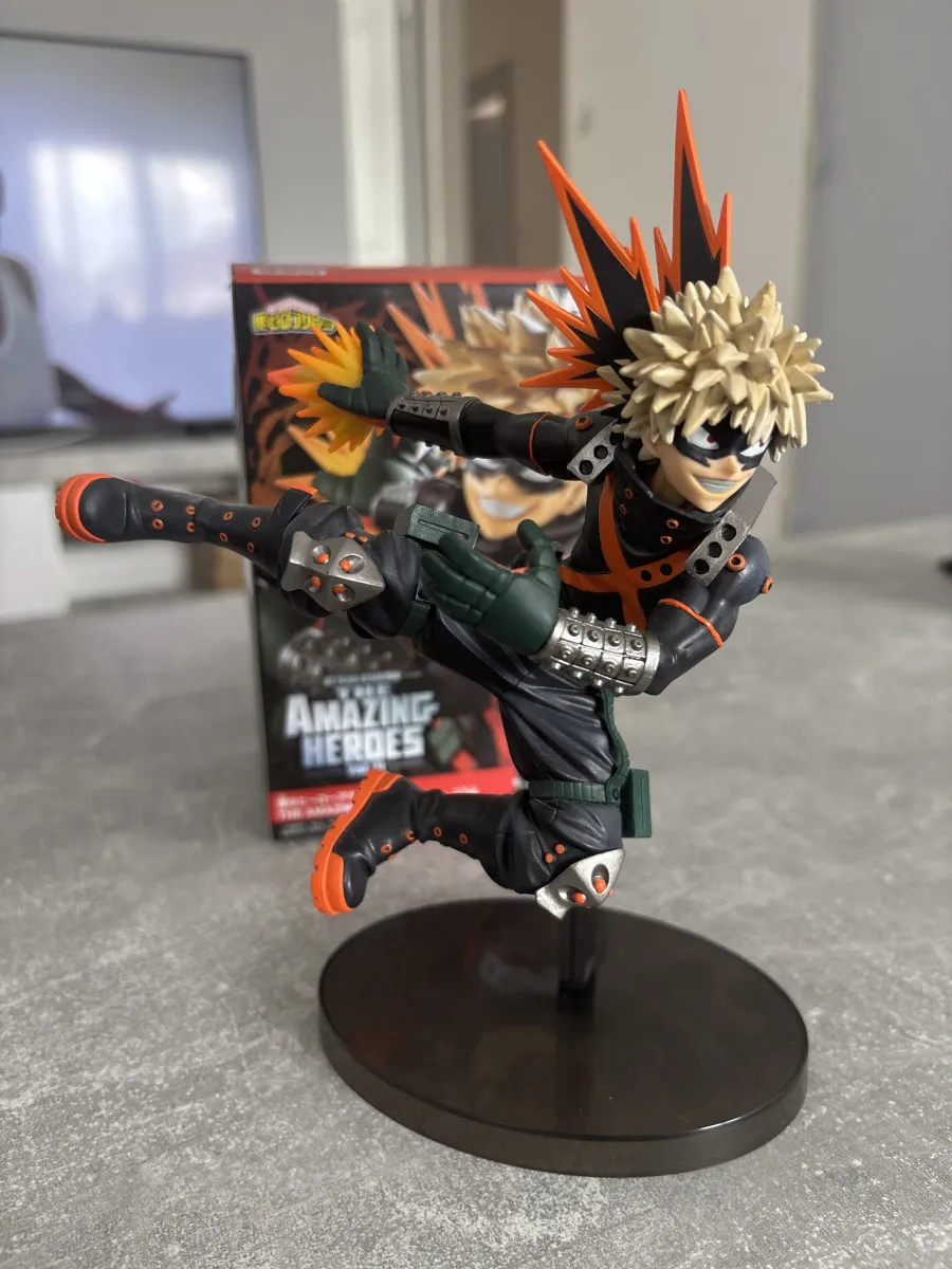 Figurine bakugo