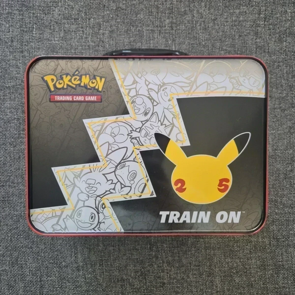 Valisette Pokemon : Pikachu 25 ans - Célébrations