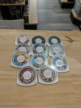 Lot de 11 jeux PSP en loose