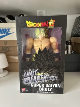 figurine broly