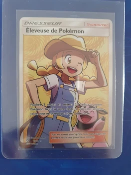 Eleveuse de pokemon 73/73