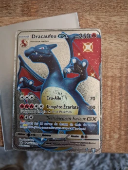 Carte pokemon dracaufeu gx pv250
