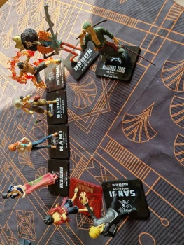 Lot de 8 figurines One Piece Dead Or Alive