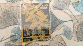 Je vends un Rayquaza Vmax TG29/TG30