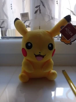 Pikachu peluche pokémon