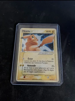Pikachu gold star fR 104/110