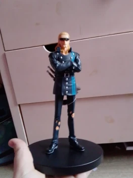 Figurine de helmeppo one piece