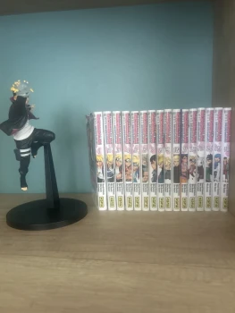 Lot 16 tomes Boruto + figurine