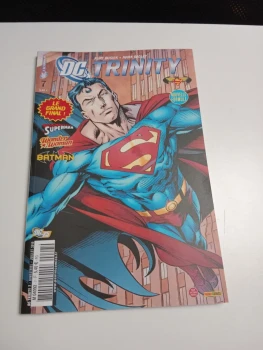 Dc  Trinity N° 7 Où Est Leur Place  ( Superman / Batman /juillet 2010 TTBE