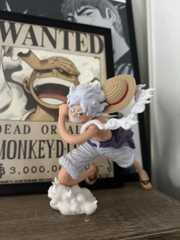 Figurine luffy gear 5