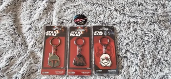 [NEUF] Lot porte-clés + badge Star Wars