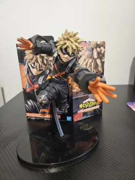 Figurine de katsuki bakugo