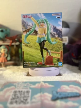 Figurine Hatsune Miku Holiday Memories Mountain Climbing