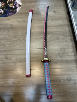 Demon Slayer - Katana en Bambou de Mitsuri Kanroji - 103 cm