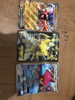 trois. Grandes Cartes.