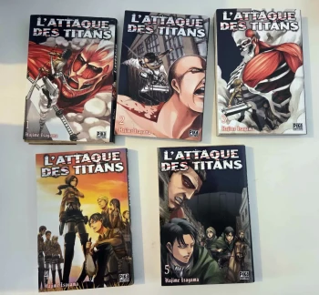 Lot Mangas L’Attaque des Titans tomes 1 à 5 très bon état