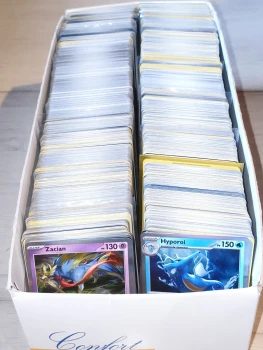 100 cartes Pokémon FR