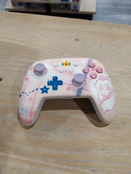 Manette Nintendo Switch PowerA – Édition spéciale Peach – Parfait état