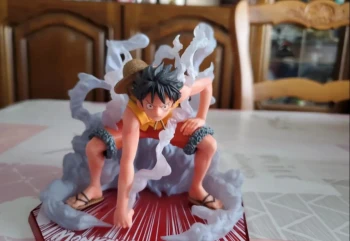 Figurine one piece monkey.d.luffy