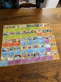 Lot de 81 cartes Pokémon