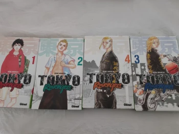 Les quatres premiers tomes de Tokyo Revengers