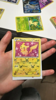 Carte Pokémon Pikachu RC7/RC25 Générations Radiant Collection  Holo