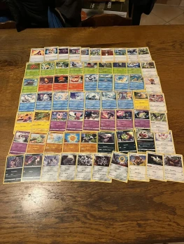 Lot de 65 cartes Pokémon