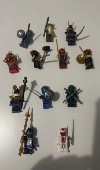 Lot de 12 figurines Ninjago