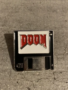 Doom retro gaming pin’s