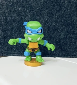 Figurine de collection Treasure X Tortues Ninja : Leonardo !