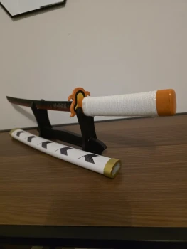 Réplique décorative non tranchante – Mini katana inspiré Rengoku Kyōjurō (Demon Slayer)