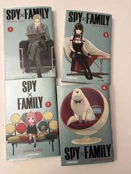 lot de 4 mangas spyxfamily