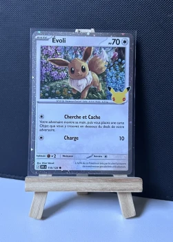 Carte Pokémon - Évoli 116/128 - Cosmo Holo - 30ème Anniversaire