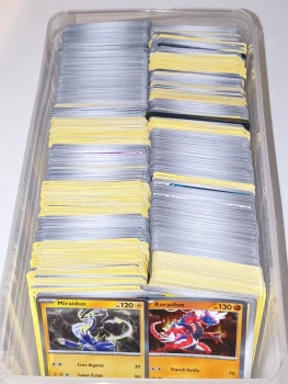 100 cartes Pokémon