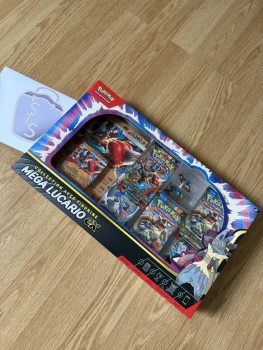 Coffret collection Pokémon, Méga Lucario ex en français