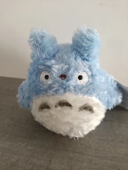 STUDIO GHIBLI - Peluche Fluffy Medium Totoro - 14cm