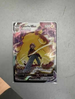 Carte pikachu V Max