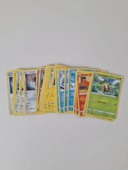 Lot de 29 cartes Pokémon Épée et Bouclier Tempête Argentée