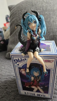 Figurine hatsune miku little dragon
